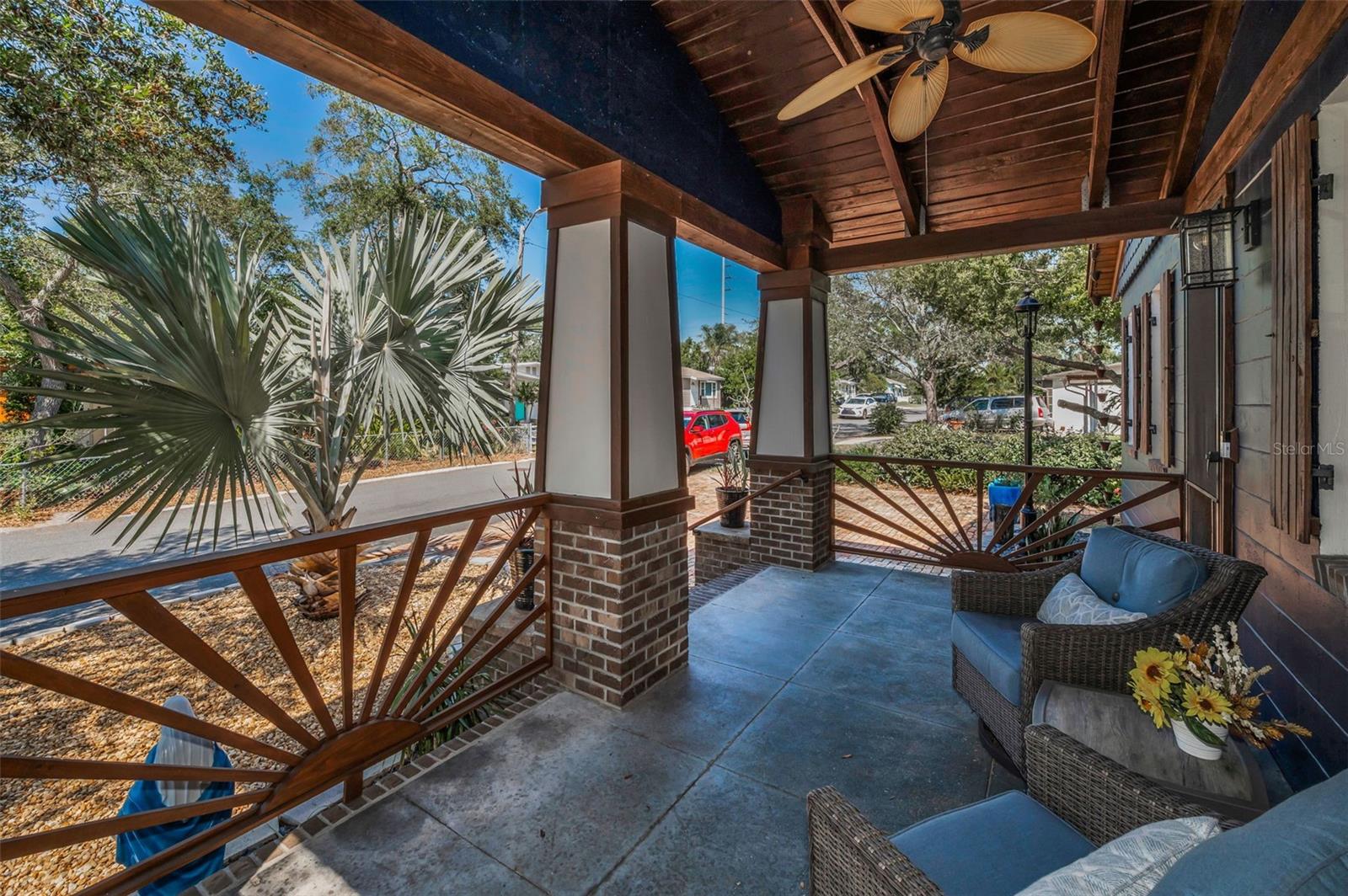 525 Lexington St Property Photo 2