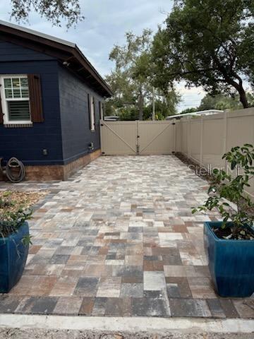 525 Lexington St Property Photo 23