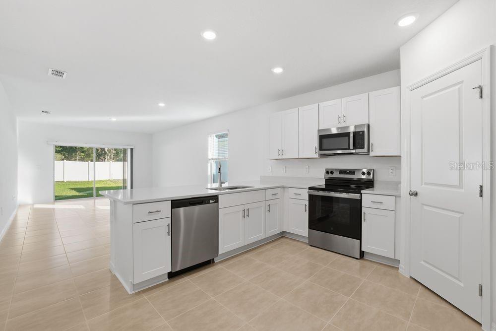 13502 Tropical Breeze Way Property Photo 9