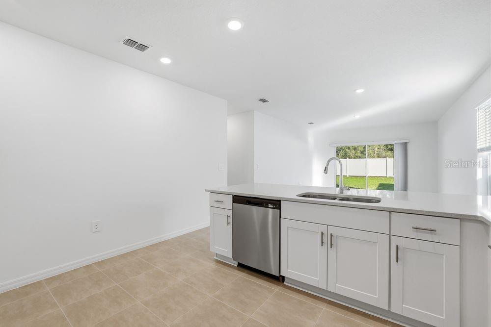 13502 Tropical Breeze Way Property Photo 10