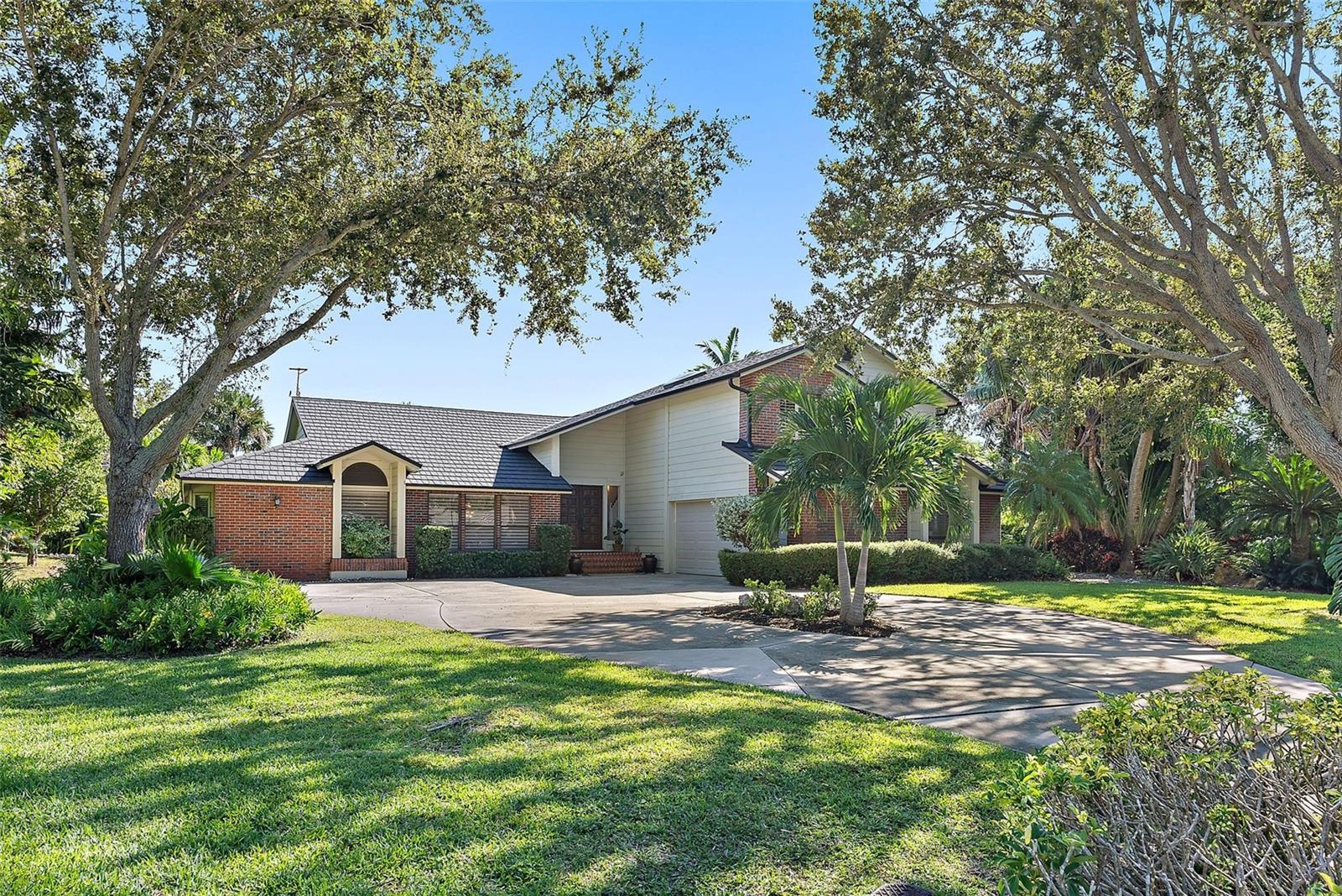 2371 Landings Cir Property Photo 3