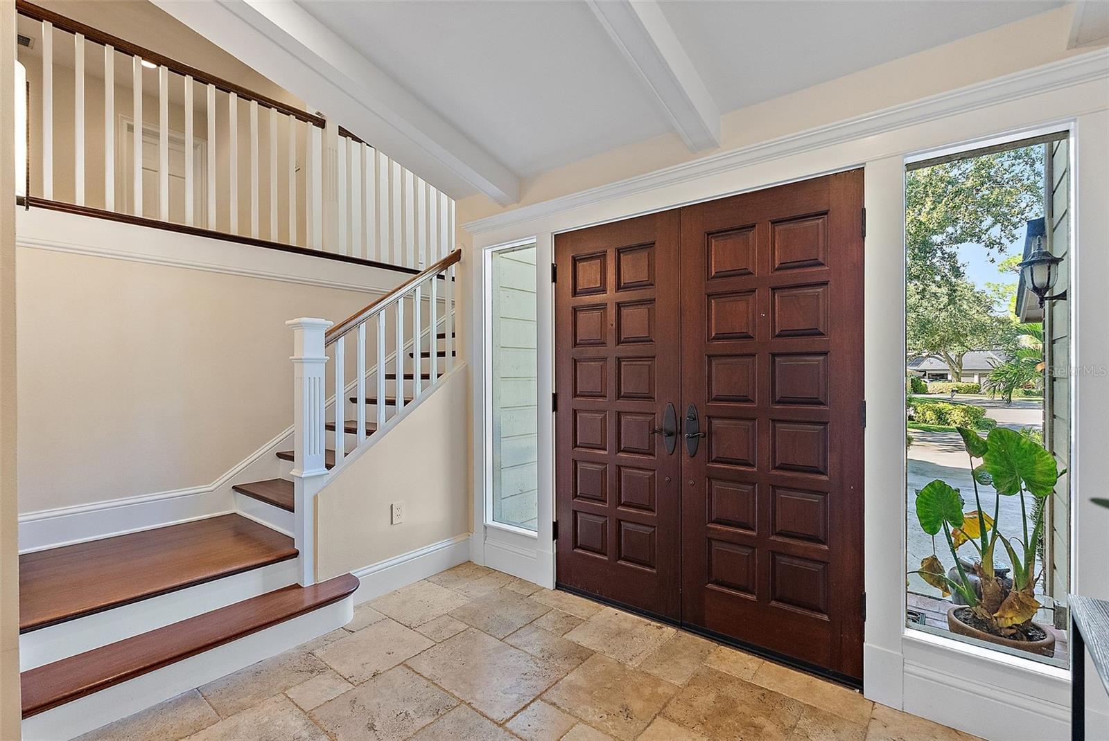2371 Landings Cir Property Photo 6