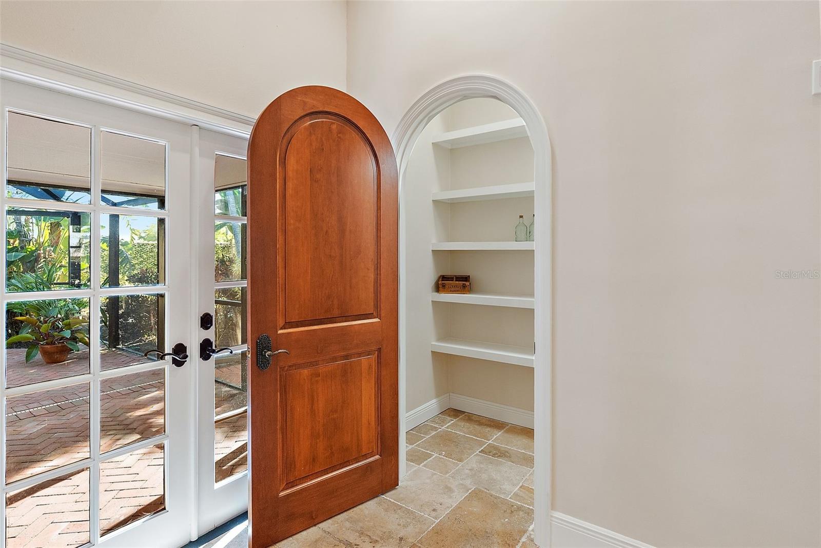 2371 Landings Cir Property Photo 16