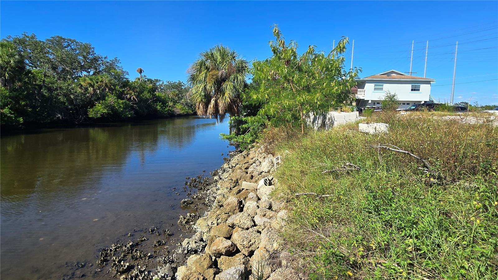 9919 Bay Dr Property Photo 2