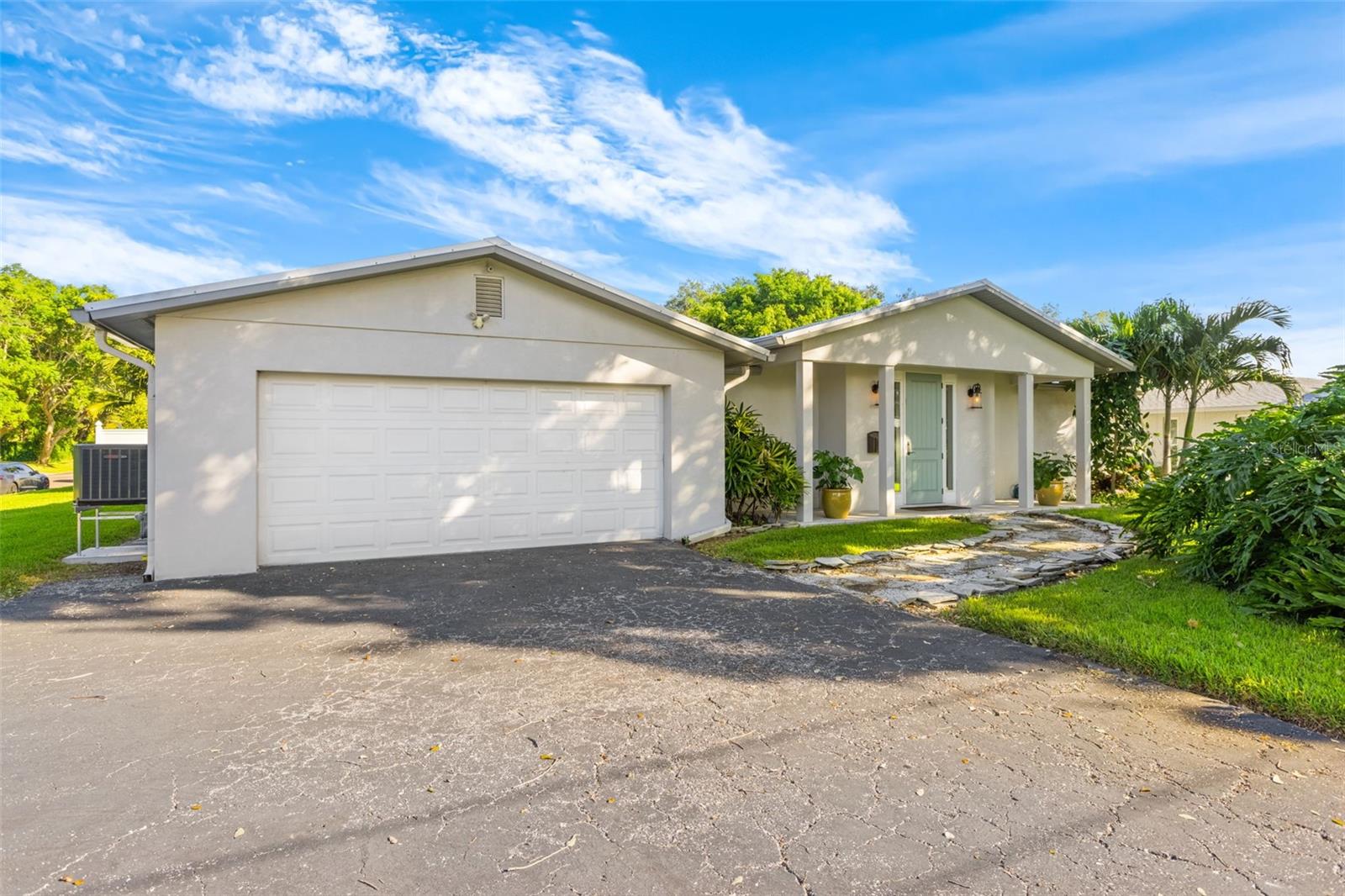 4085 42nd Ave S Property Photo 3