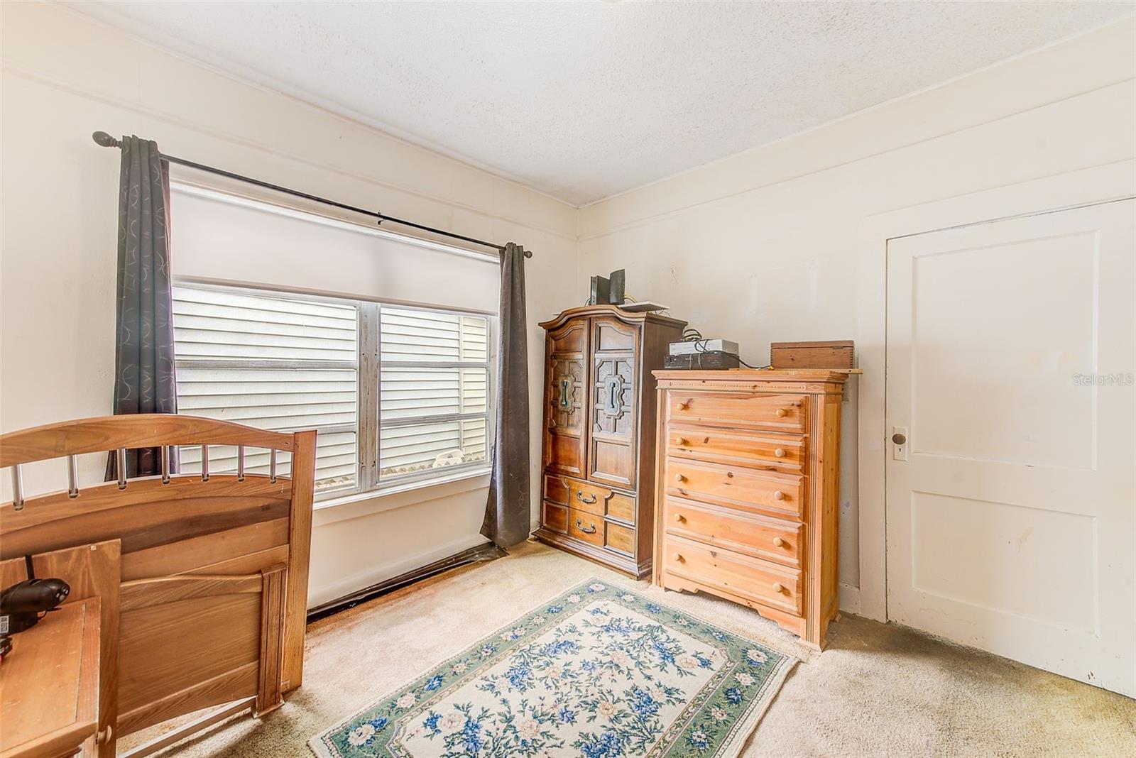 632 Cross St Property Photo 17