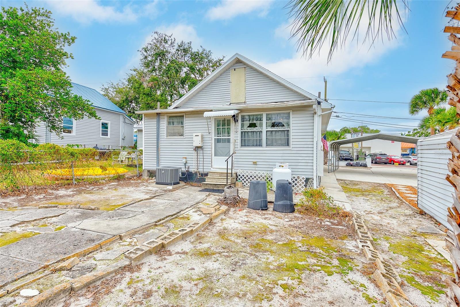 632 Cross St Property Photo 28