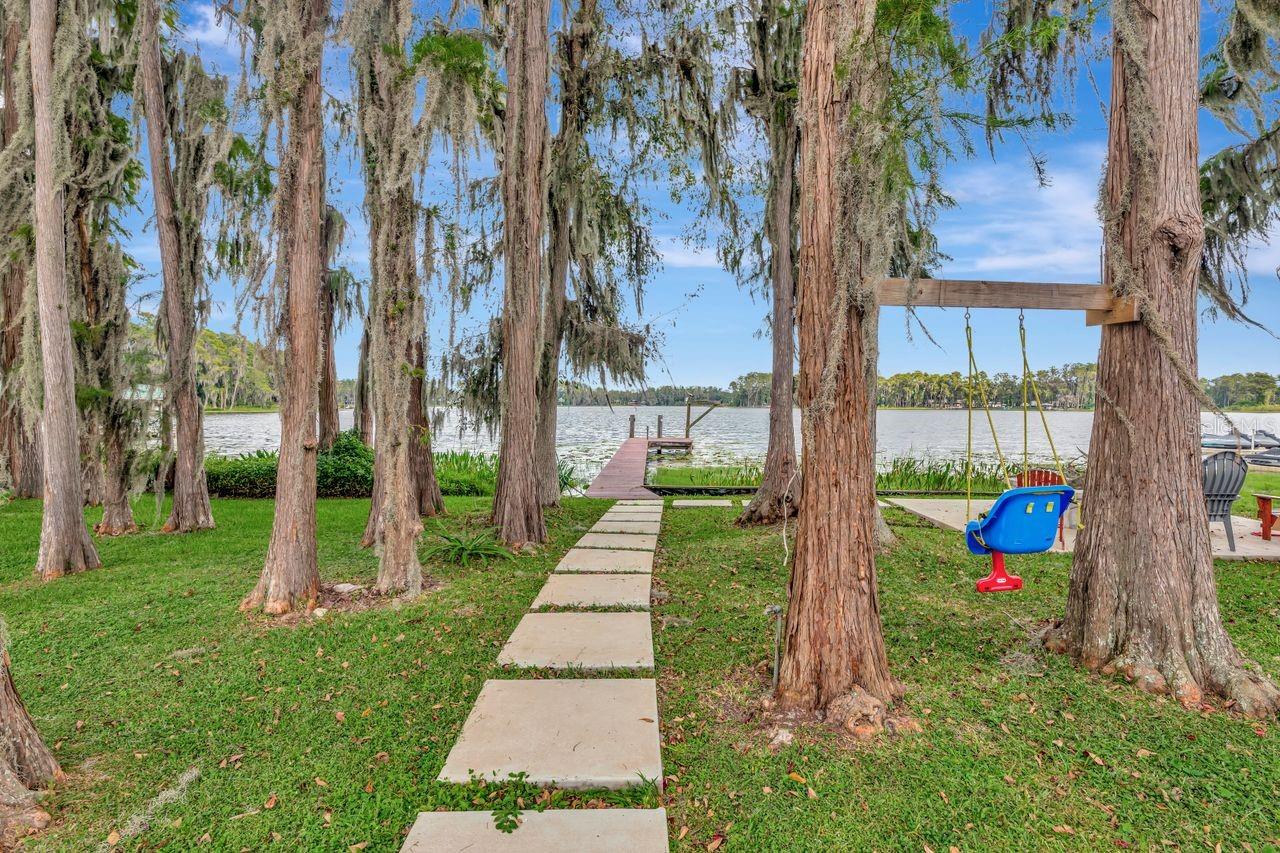 19207 Crooked Ln Property Photo 1