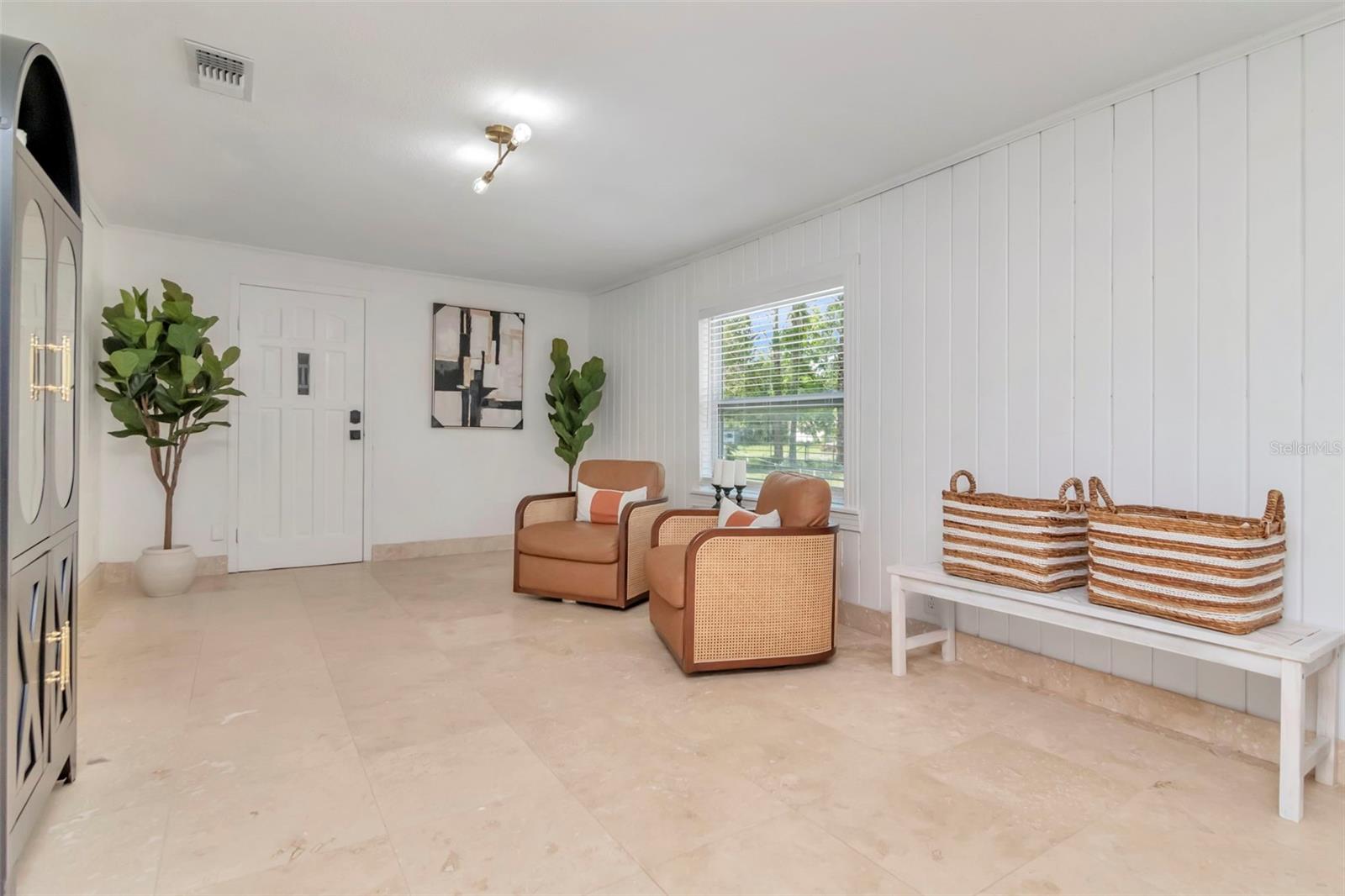 19207 Crooked Ln Property Photo 15