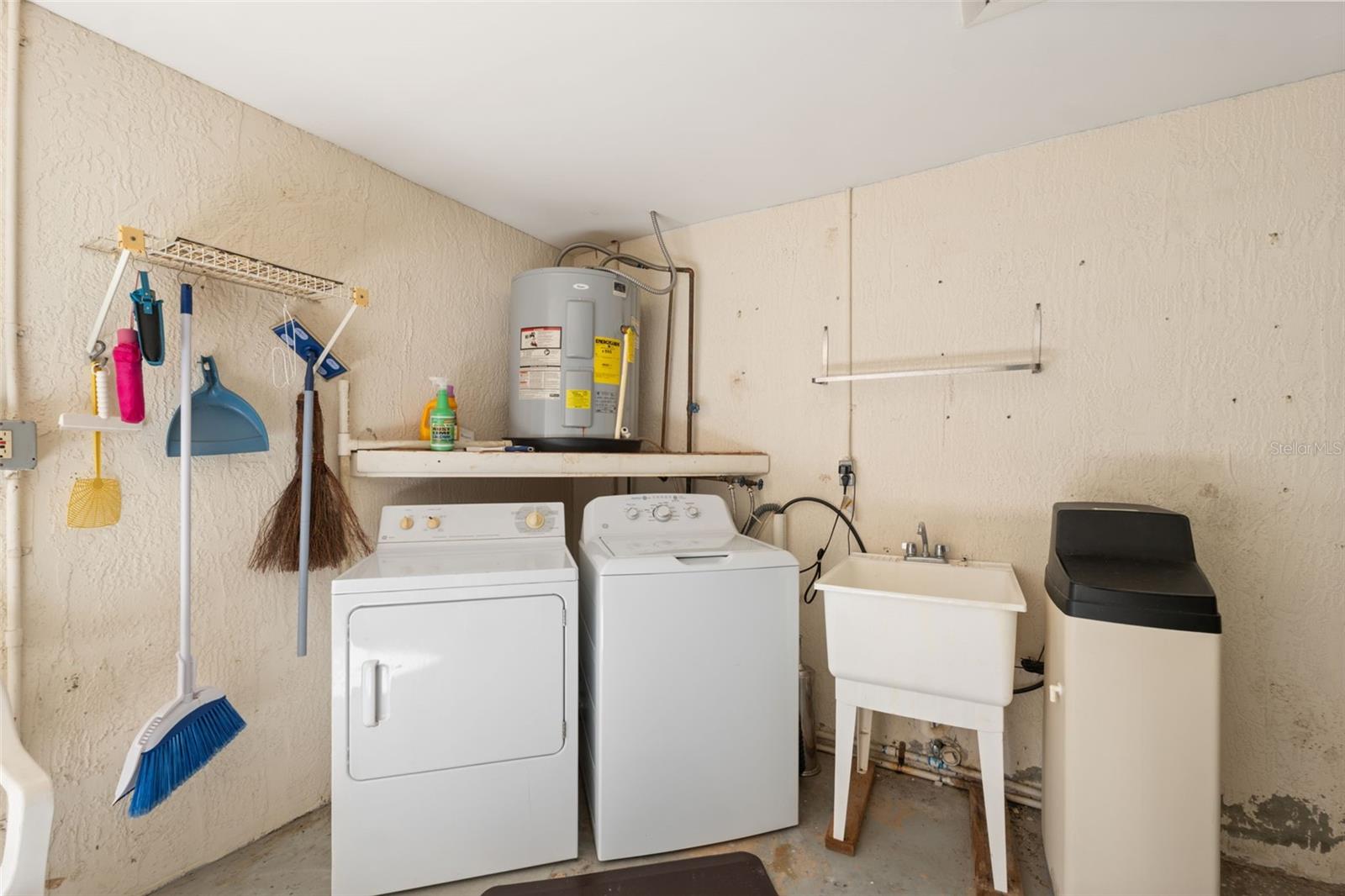 3310 Lori Ln Property Photo 25
