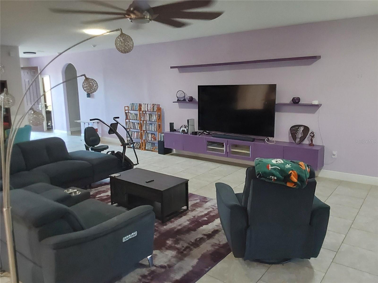 1435 Daystar Ln Property Photo 6