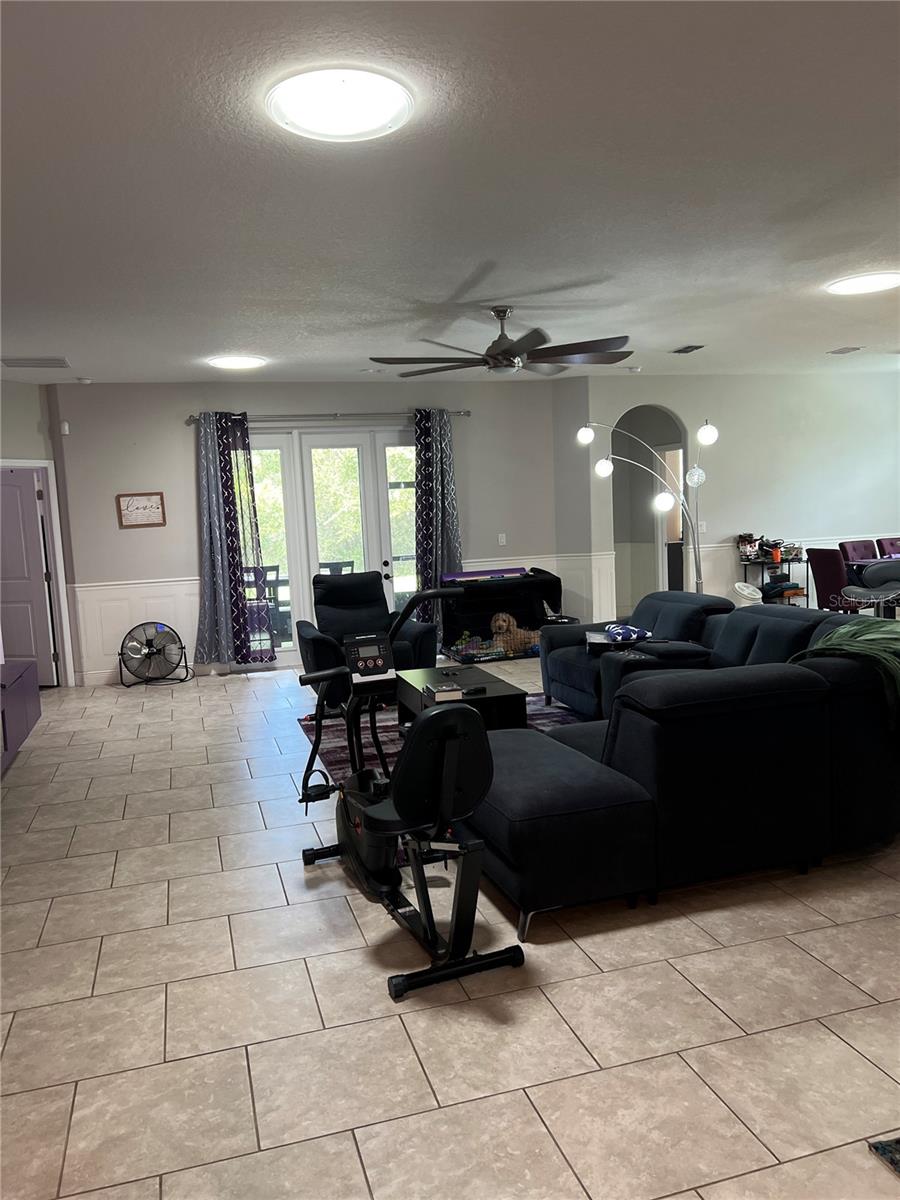 1435 Daystar Ln Property Photo 8