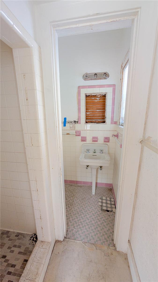 852 4th Ave N Property Photo 11