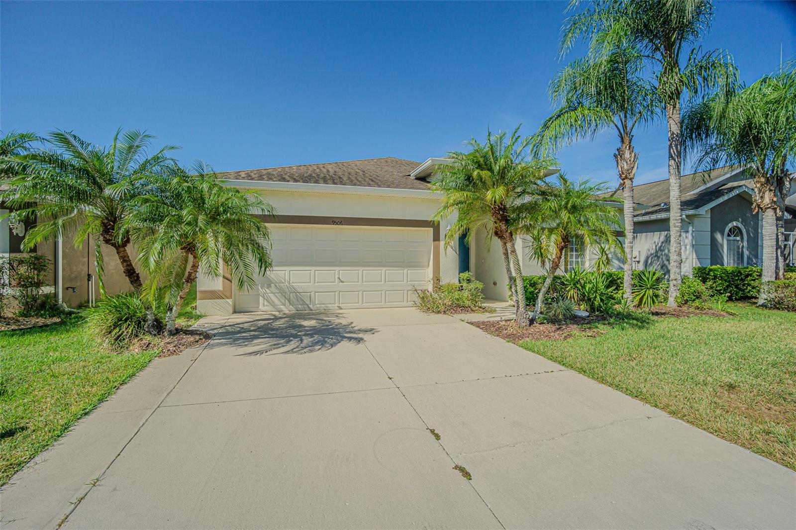 9506 Rolling Cir Property Photo 2