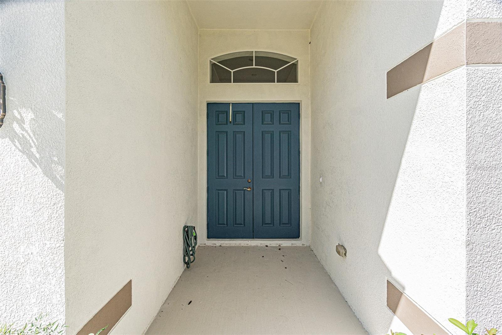 9506 Rolling Cir Property Photo 3