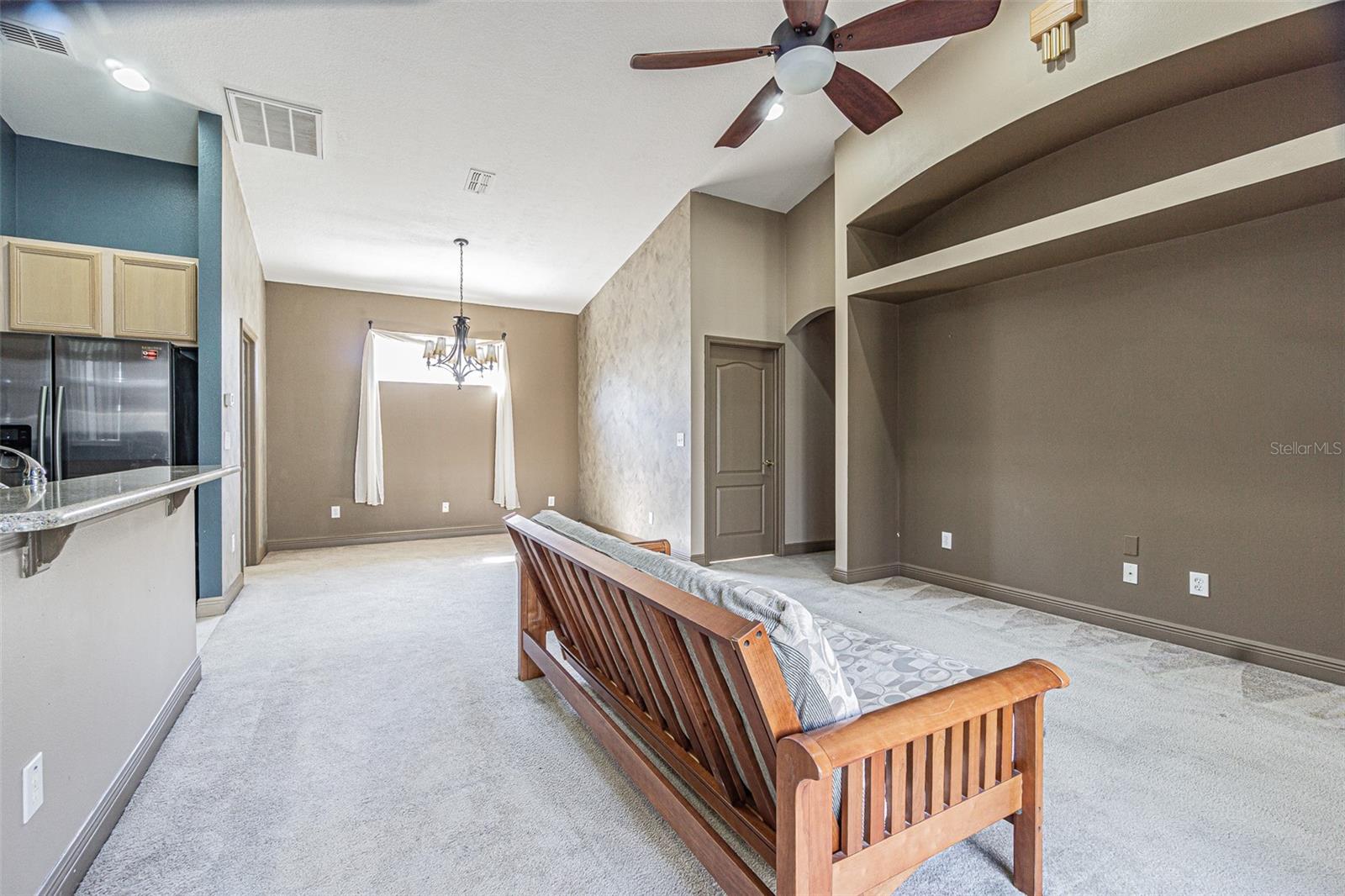 9506 Rolling Cir Property Photo 8