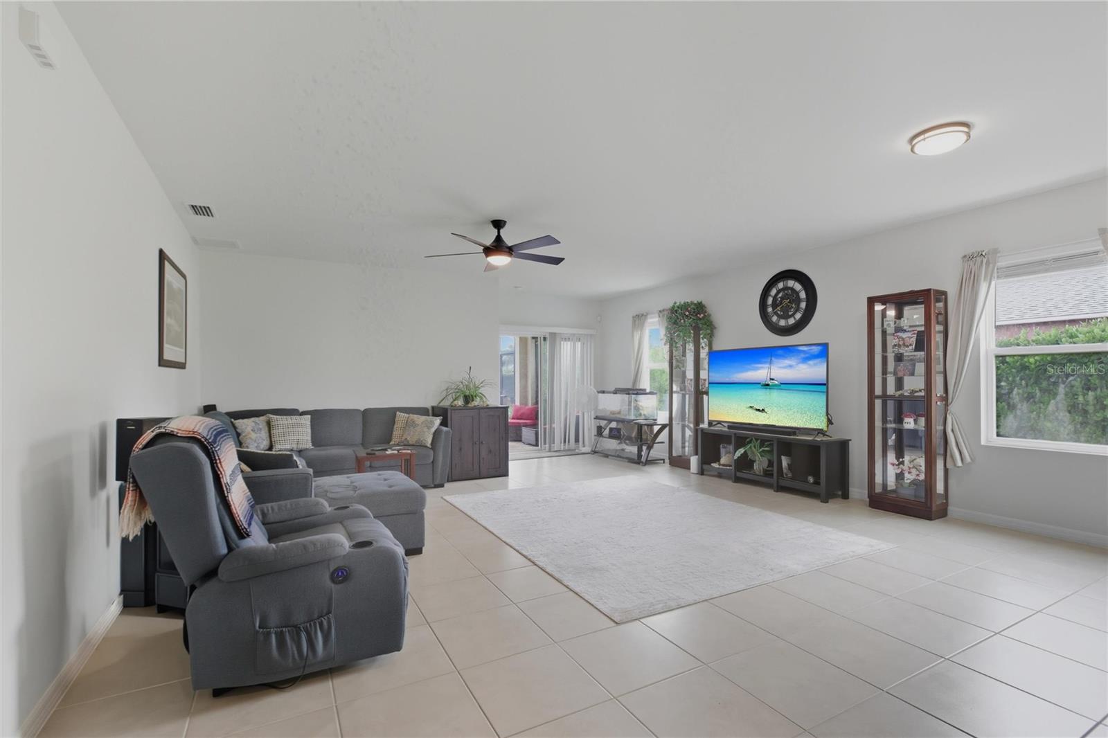 314 Se Van Loon Ter Property Photo 2