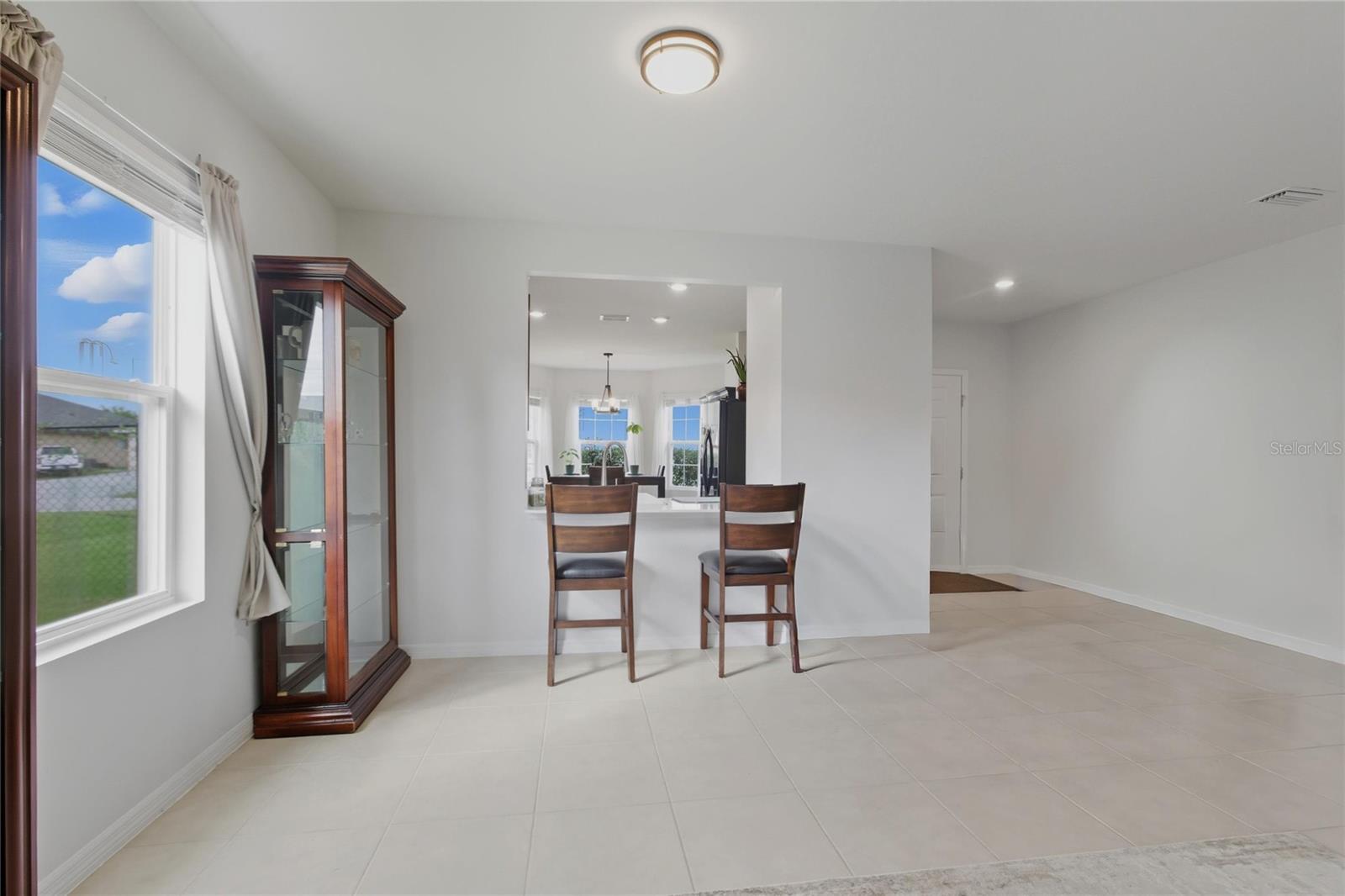 314 Se Van Loon Ter Property Photo 12