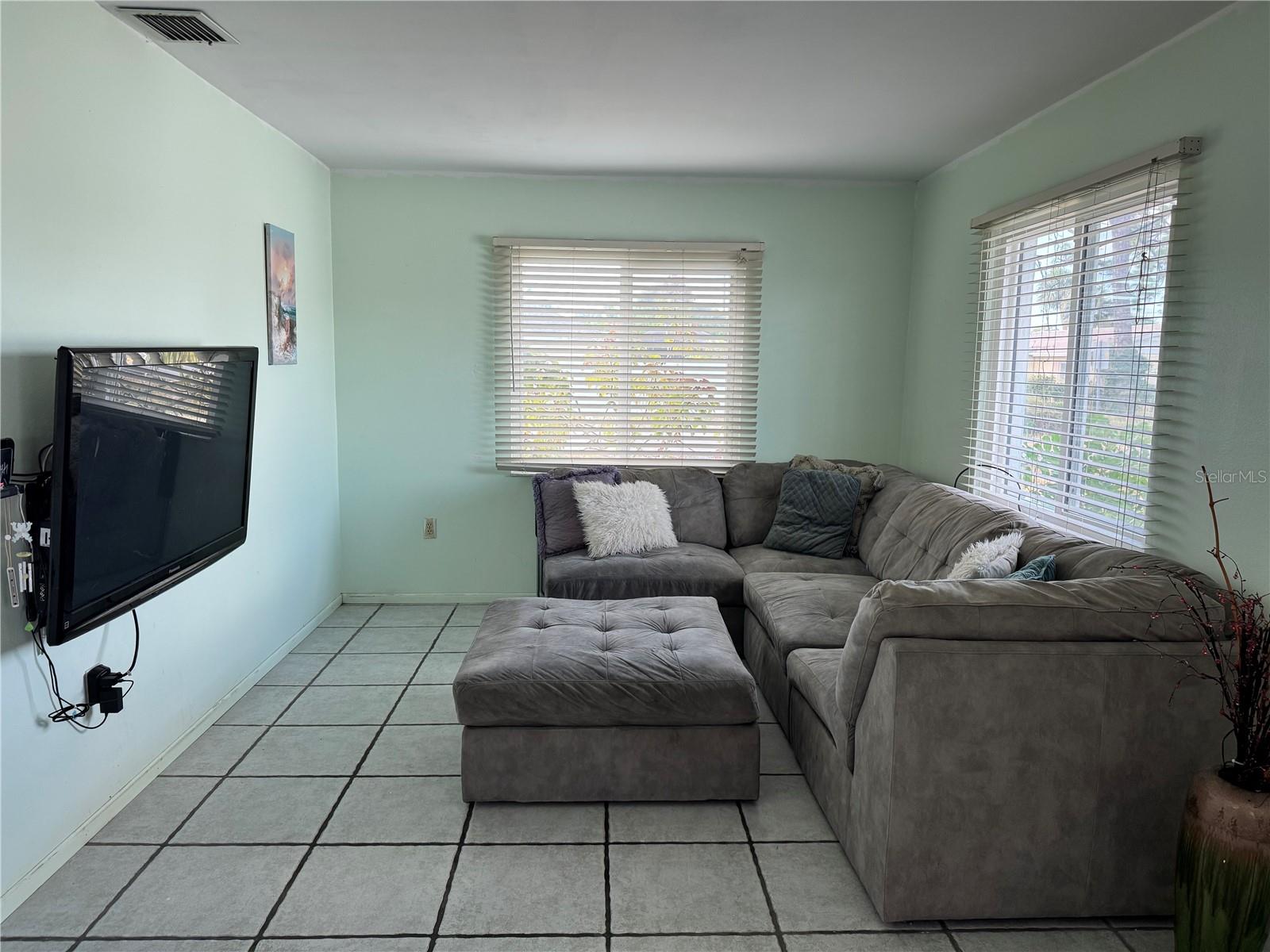 1048 Porpoise Rd Property Photo 9