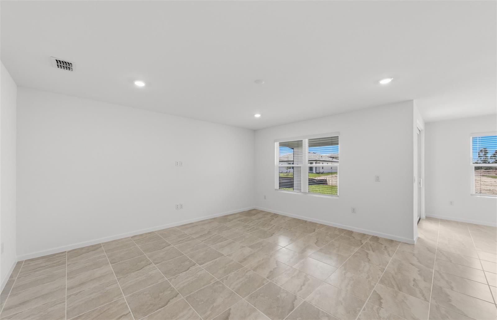 10779 Sun Drop St Property Photo 9