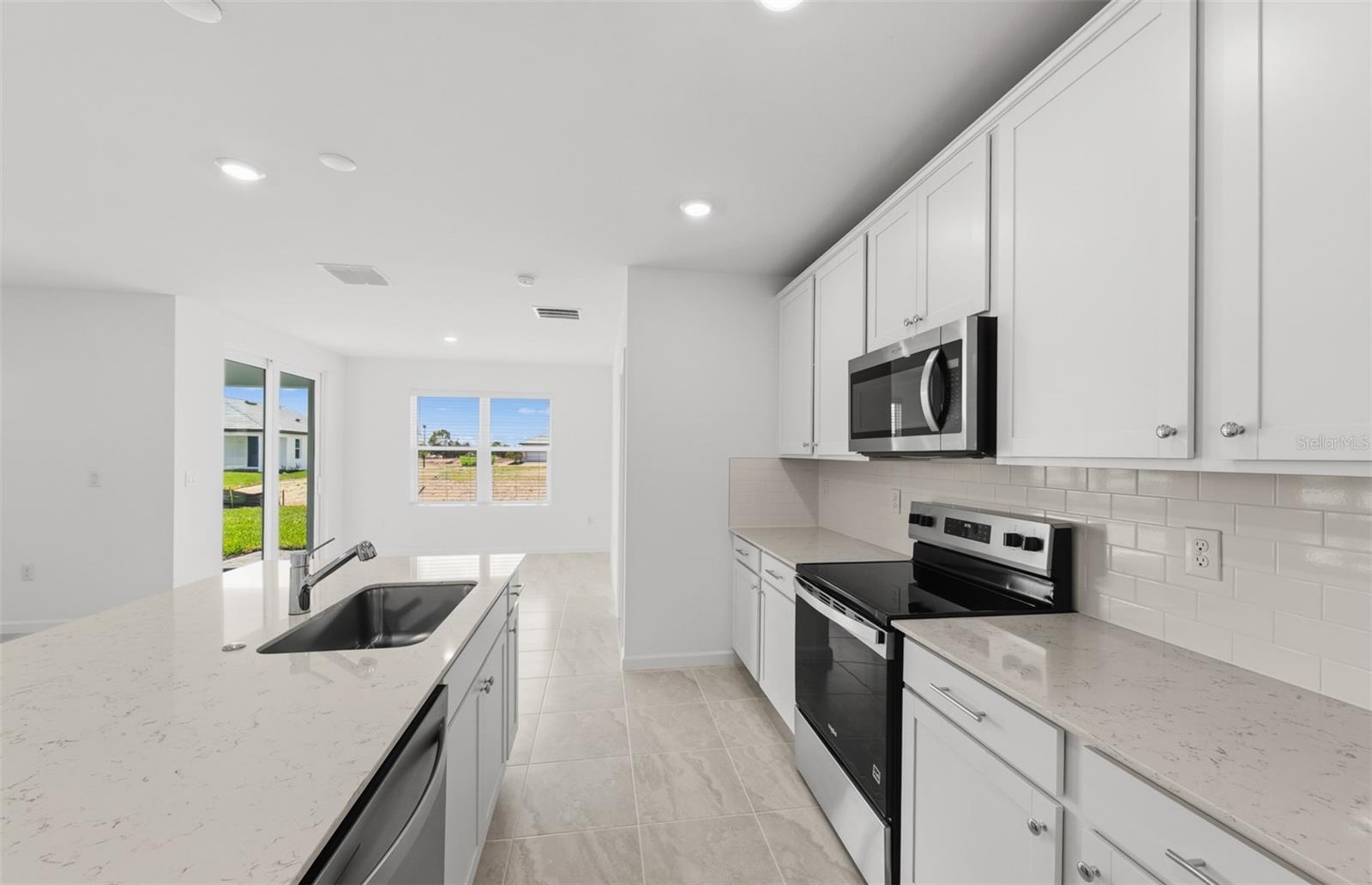 10779 Sun Drop St Property Photo 16