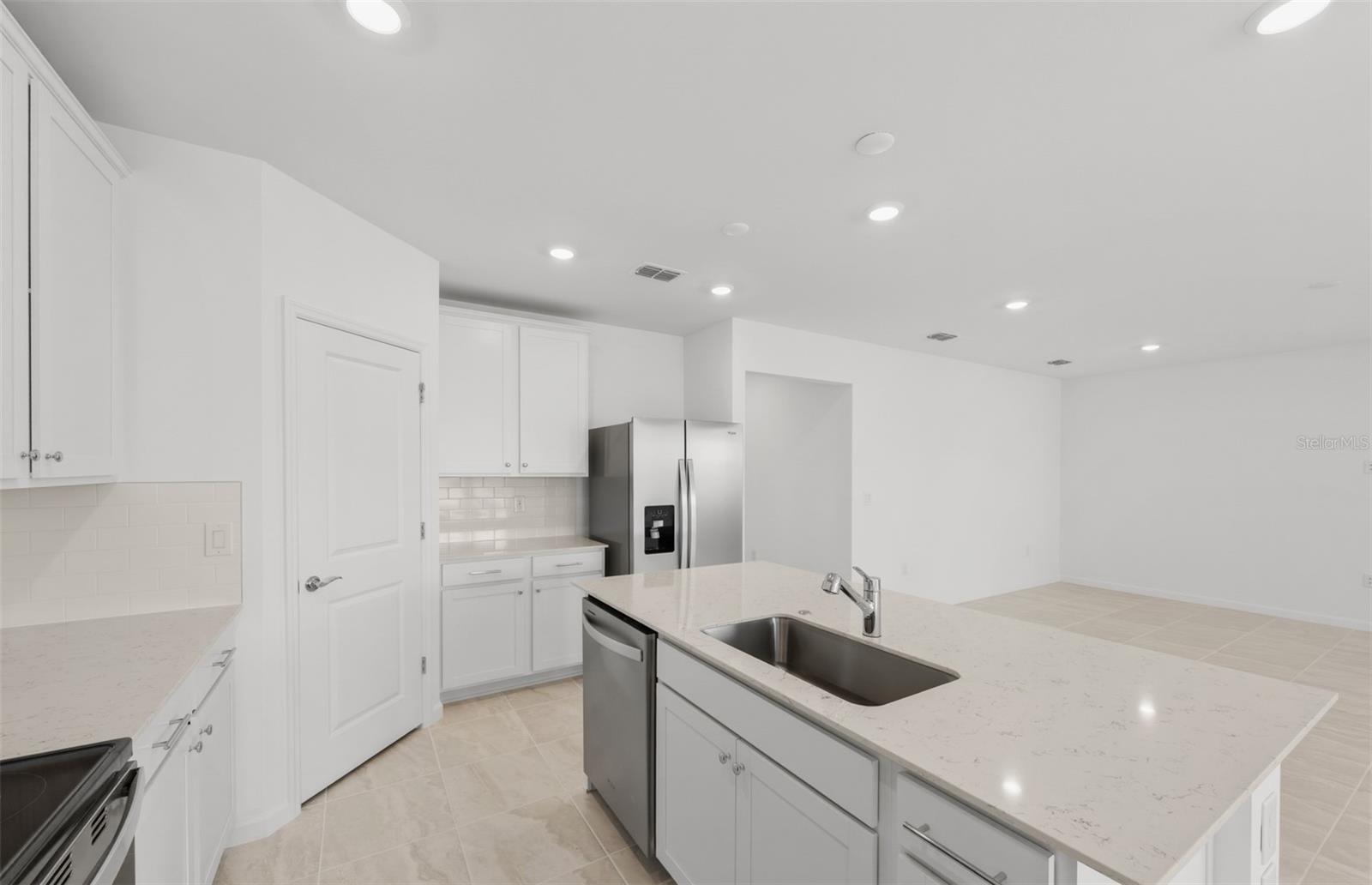 10779 Sun Drop St Property Photo 17