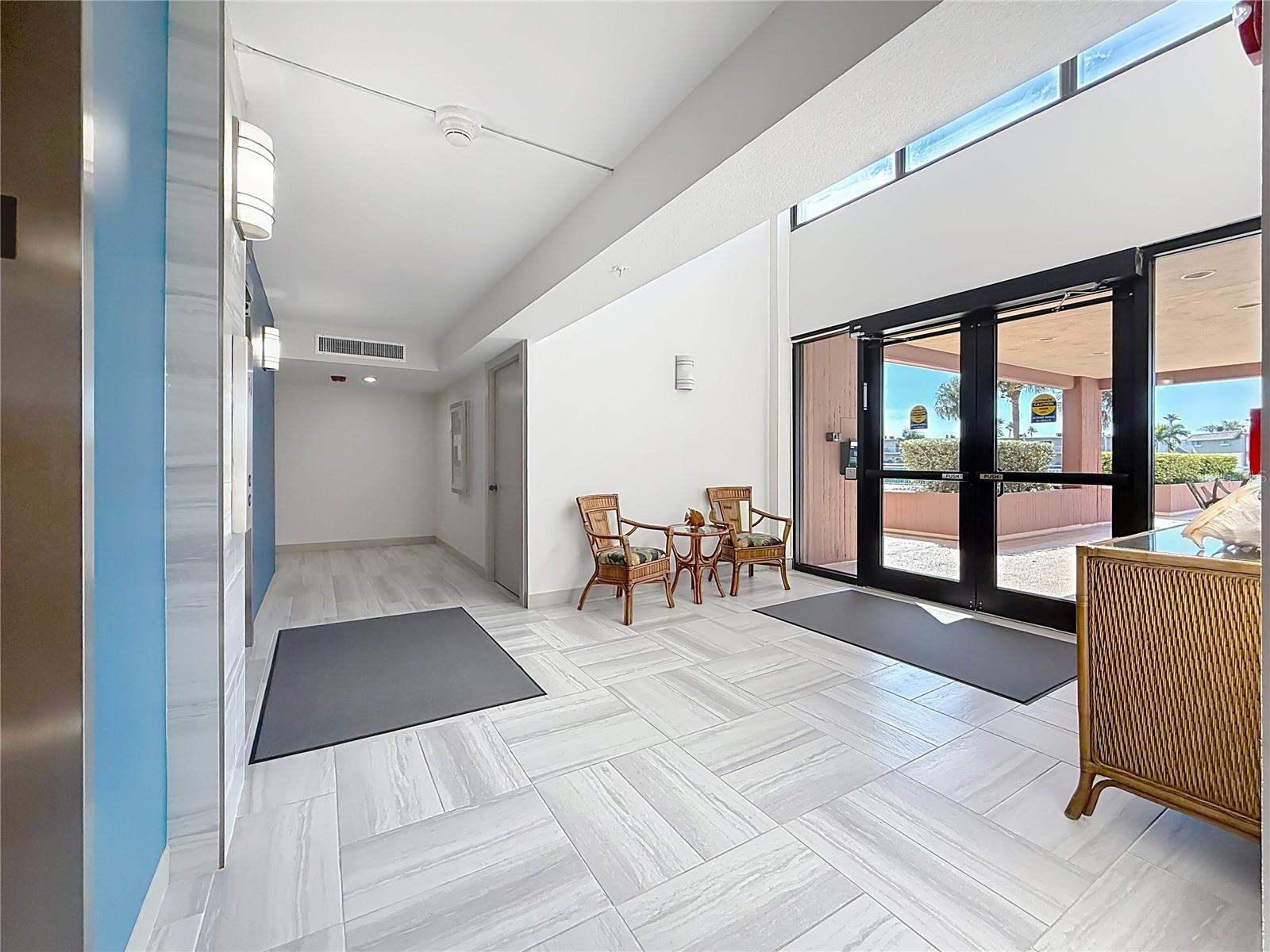 1 Key Capri #201e Property Photo 8