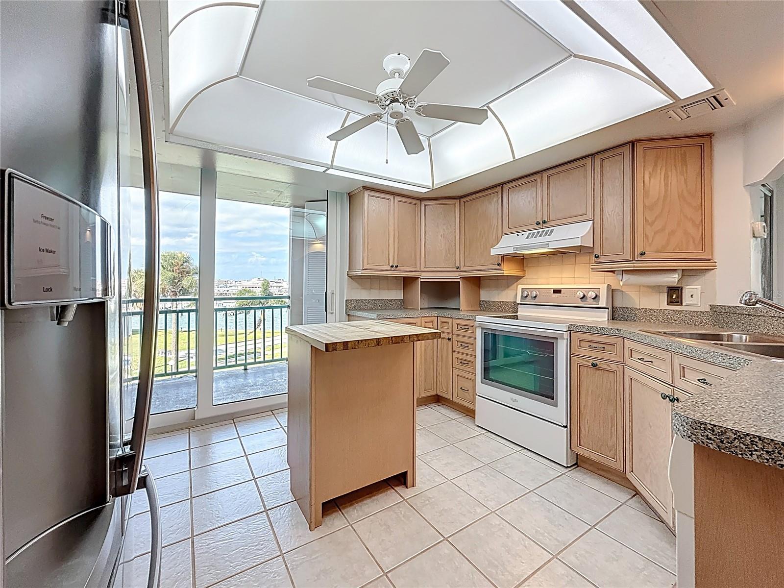 1 Key Capri #201e Property Photo 17