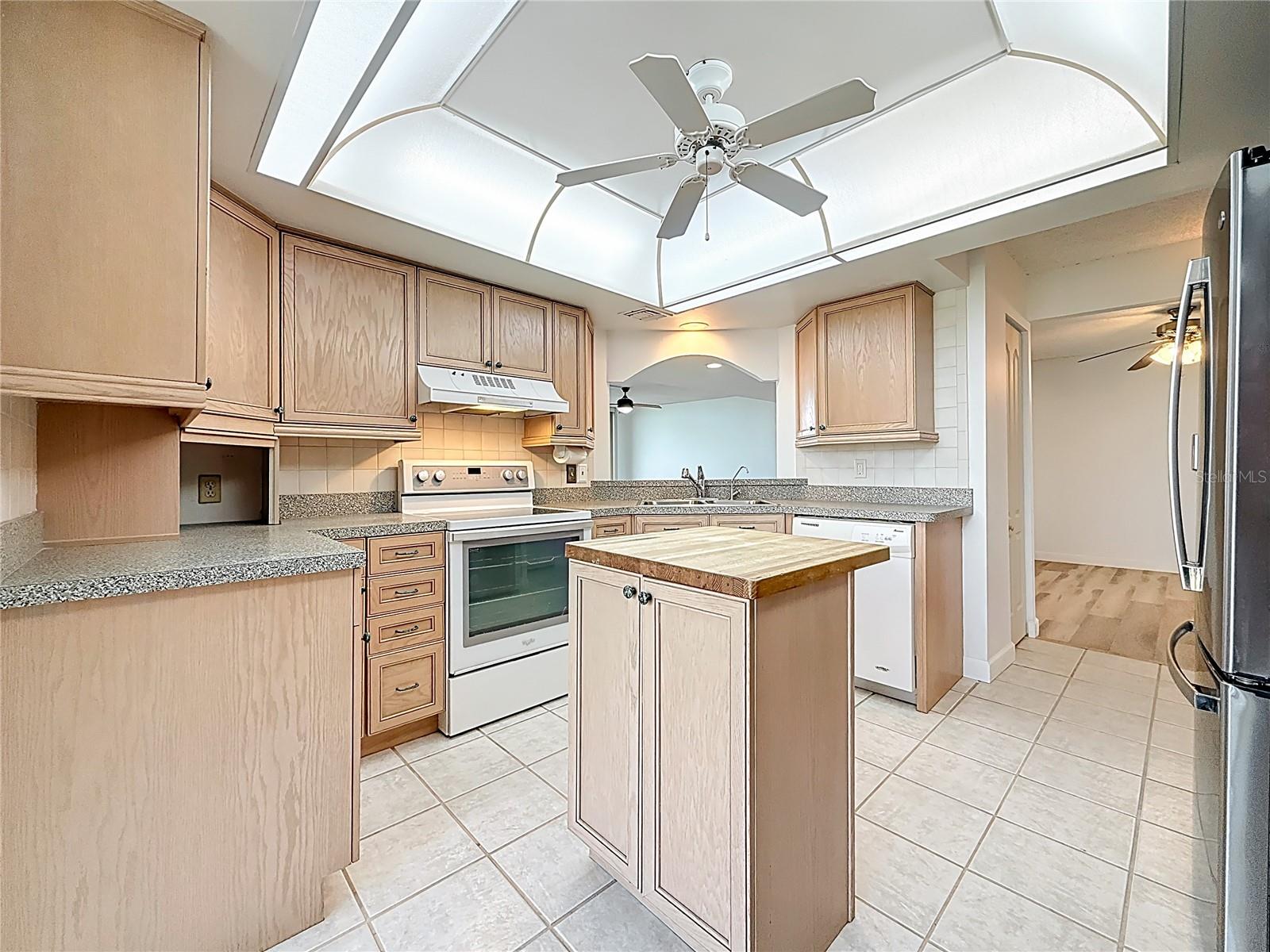 1 Key Capri #201e Property Photo 28