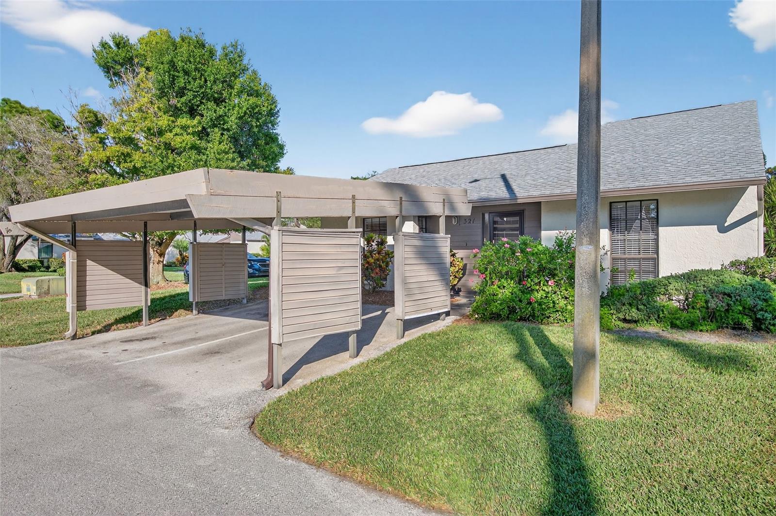 321 WINDRUSH LOOP Property Photo 1