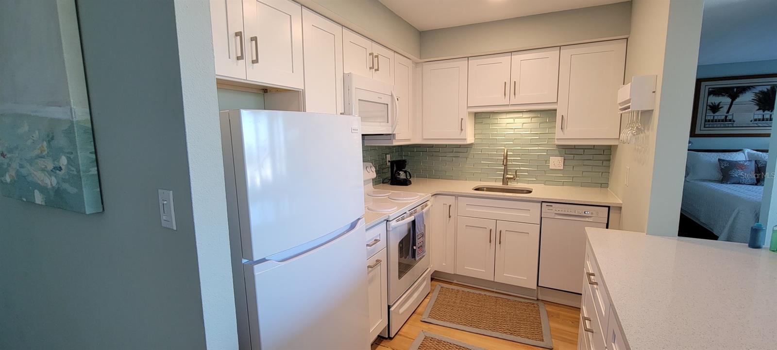 632 Edgewater Dr #537 Property Photo 3