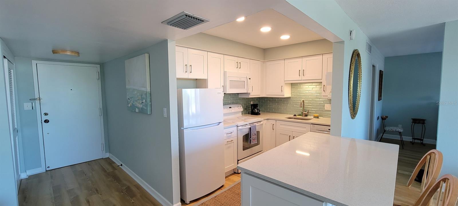 632 Edgewater Dr #537 Property Photo 14
