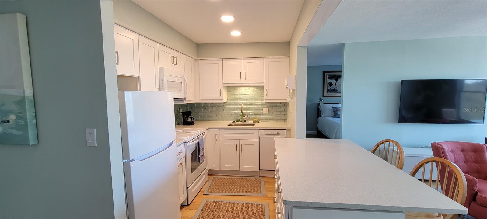 632 Edgewater Dr #537 Property Photo 16