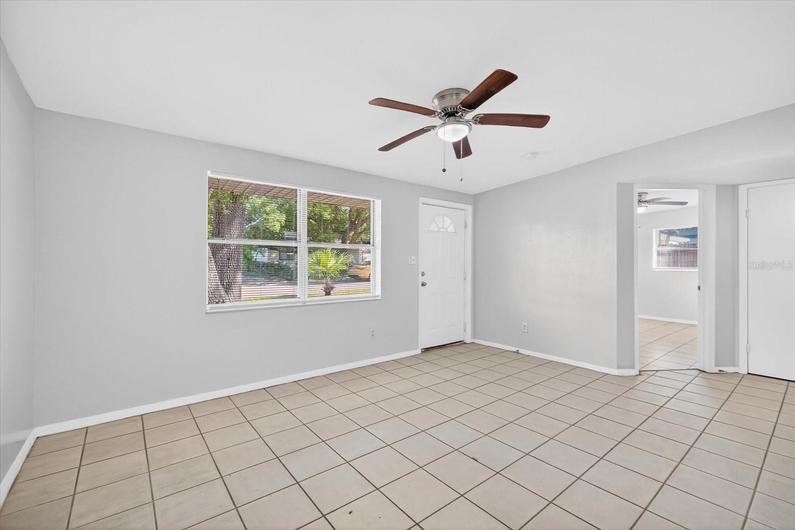 11015 Martha Ave Property Photo 6