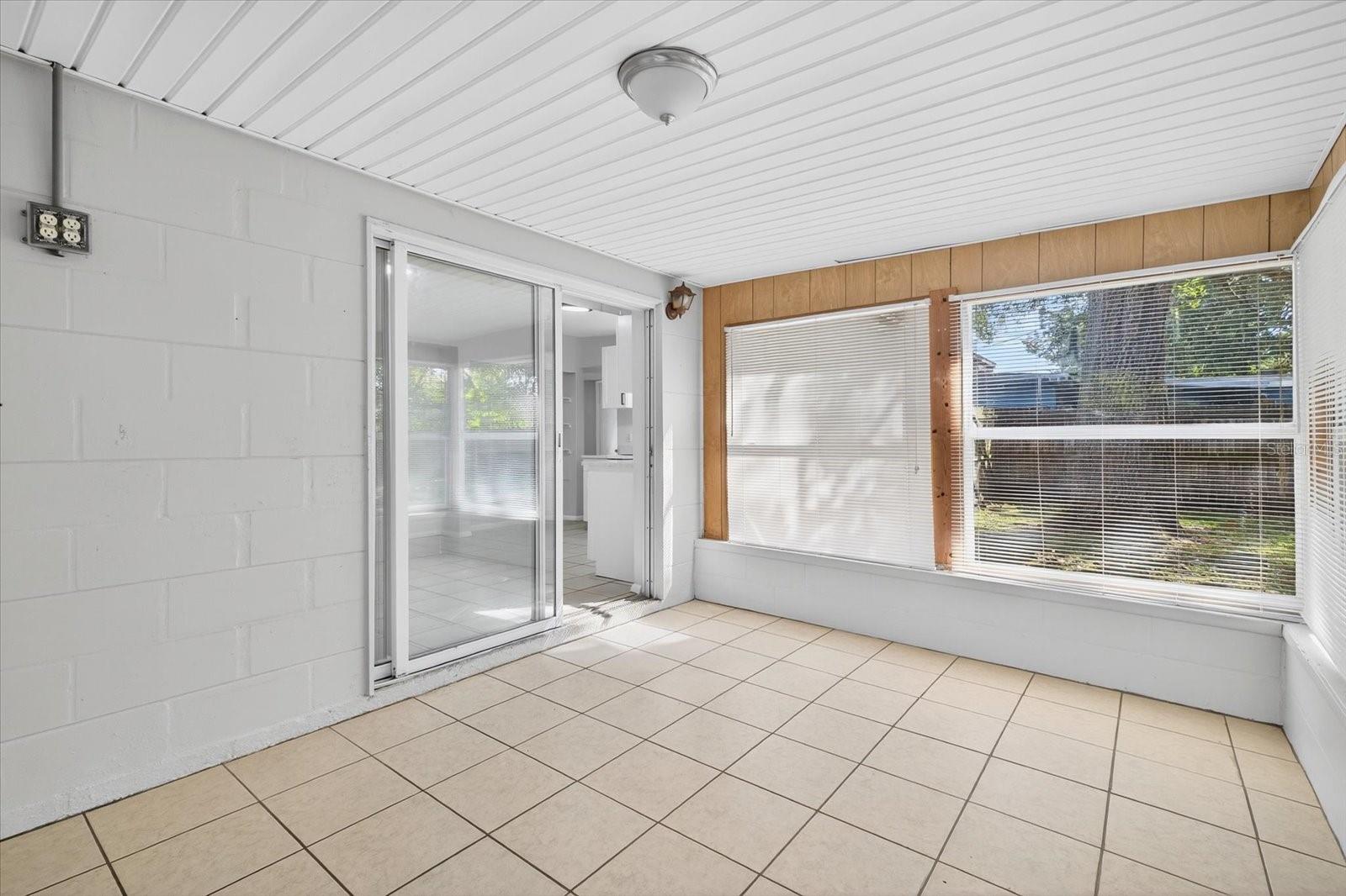 11015 Martha Ave Property Photo 7