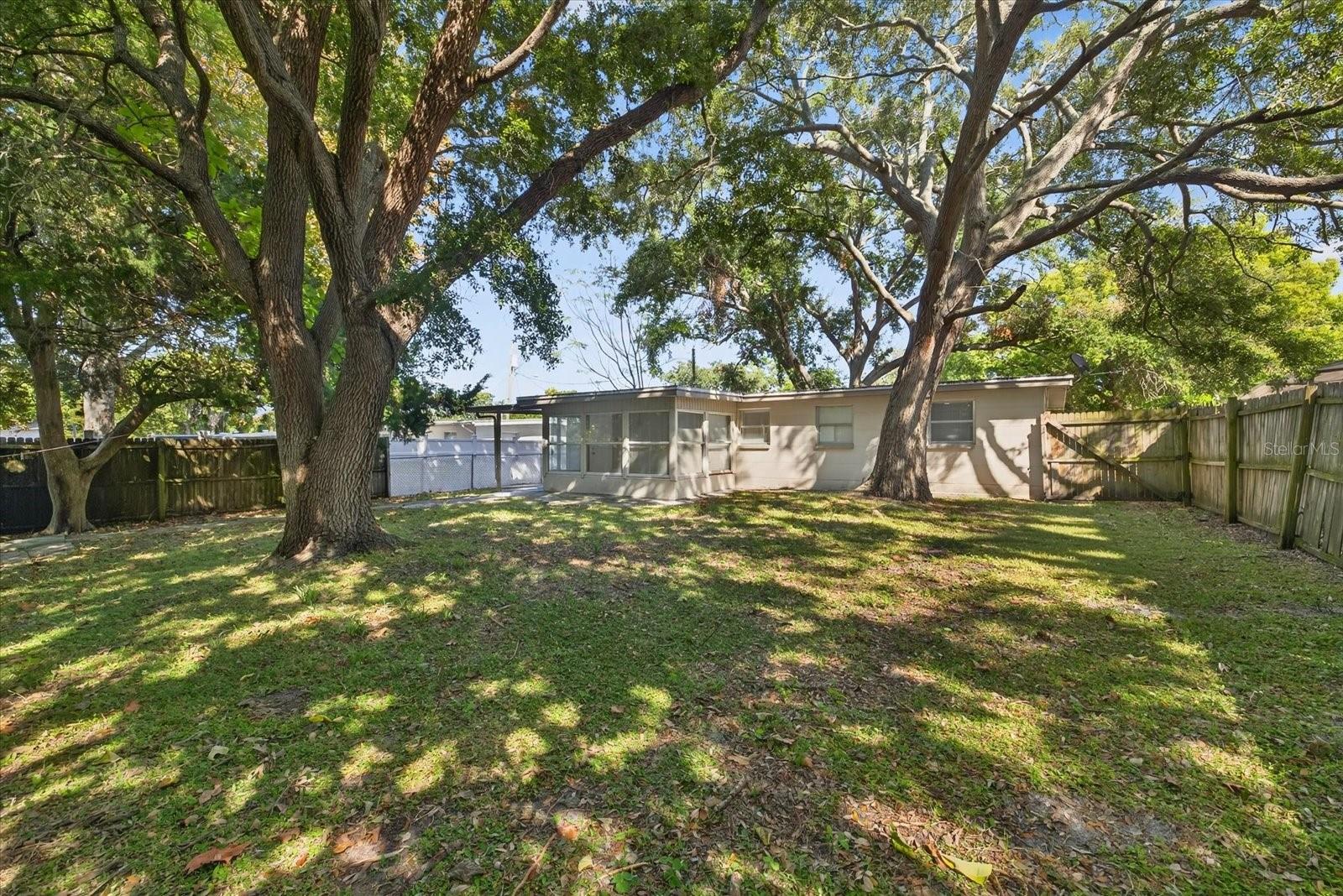 11015 Martha Ave Property Photo 23
