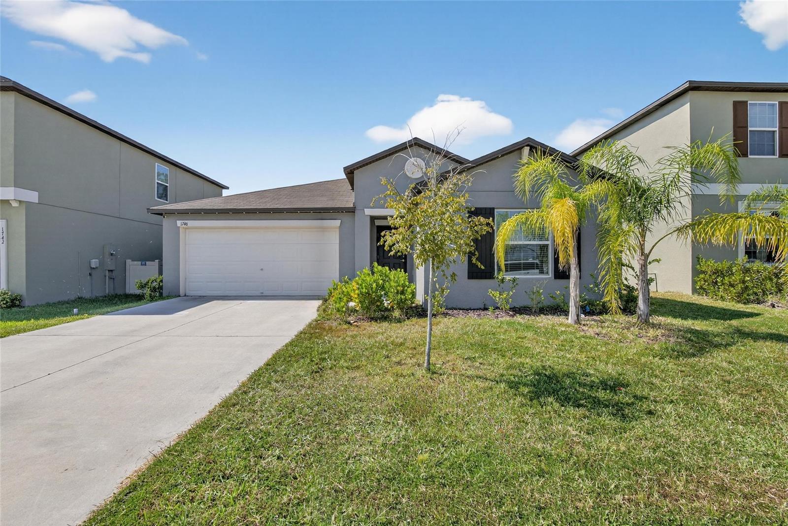 1748 Red Loop Property Photo 4
