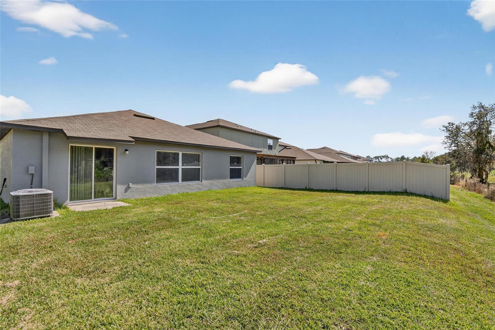 1748 Red Loop Property Photo 5