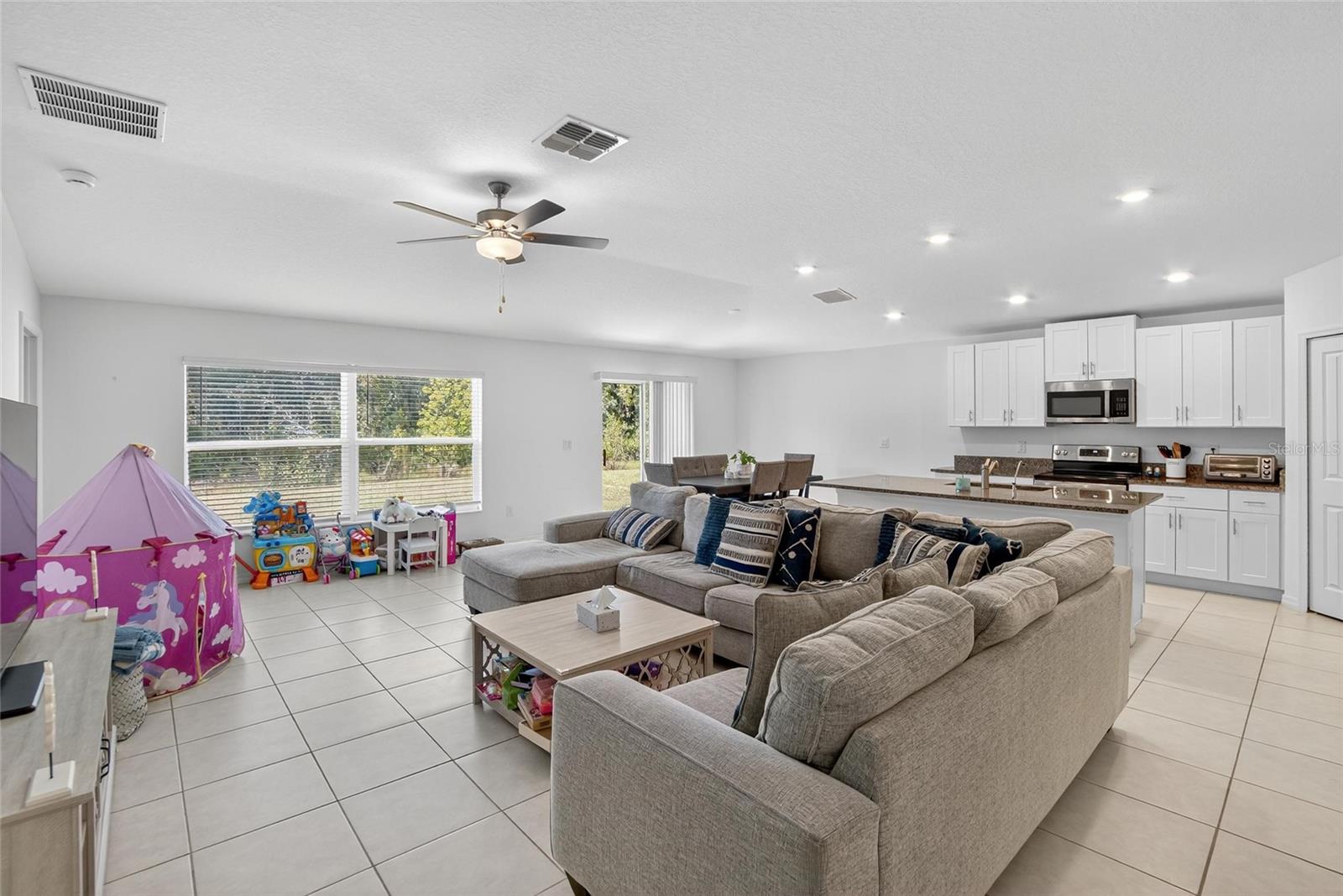 1748 Red Loop Property Photo 10
