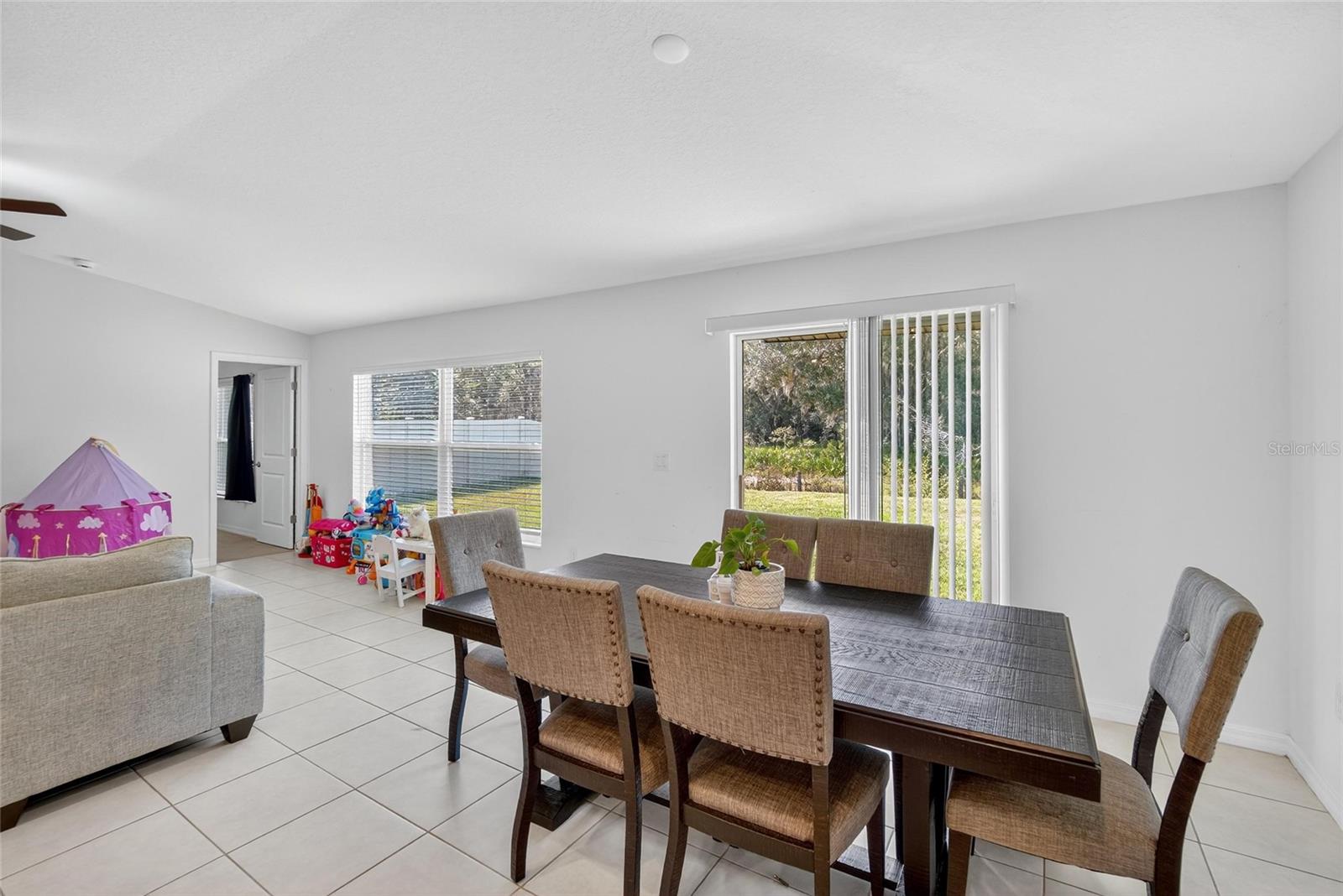 1748 Red Loop Property Photo 11