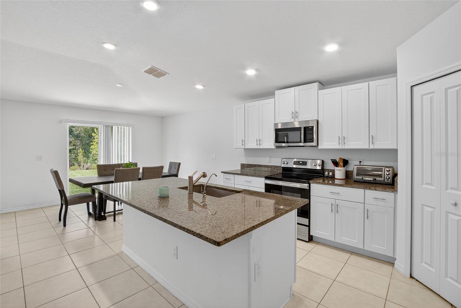 1748 Red Loop Property Photo 13