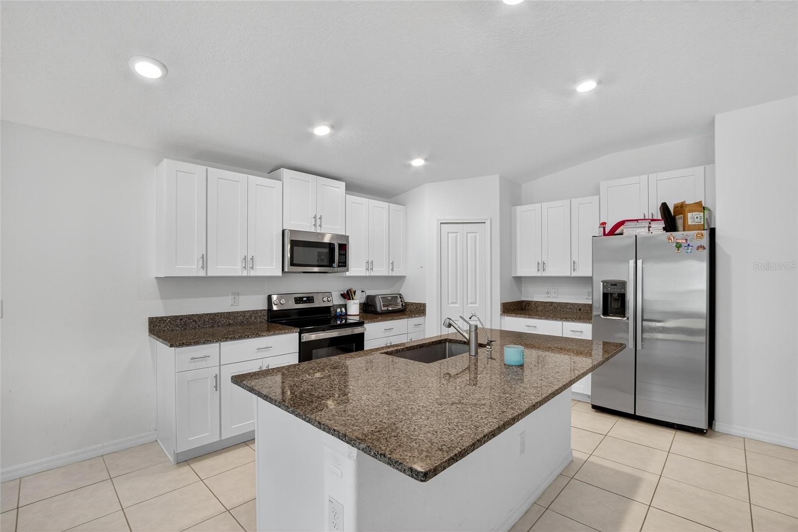 1748 Red Loop Property Photo 15