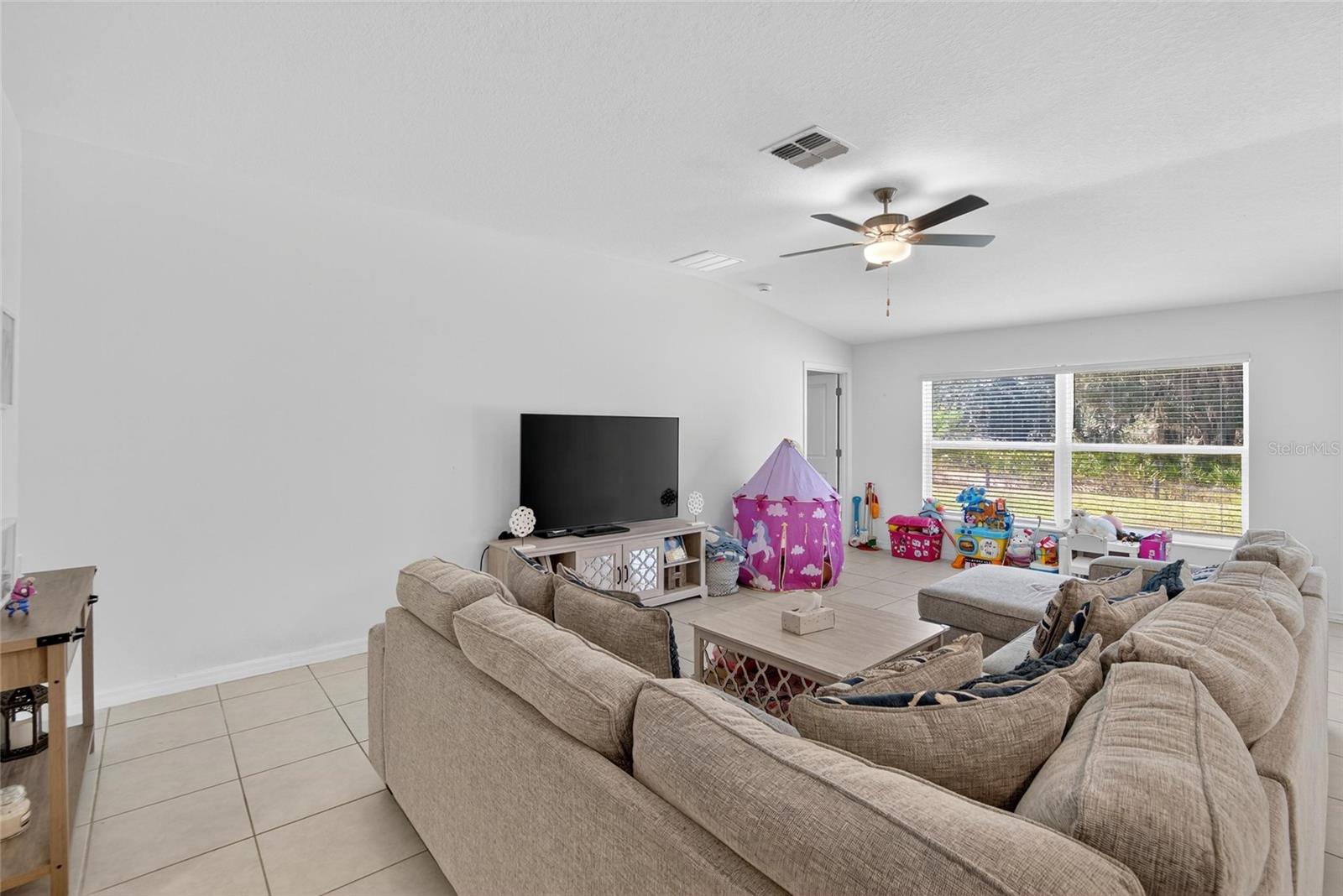 1748 Red Loop Property Photo 17