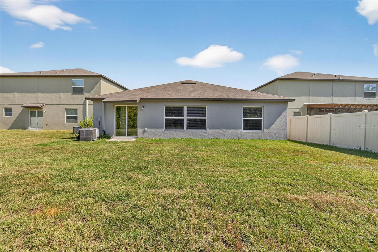 1748 Red Loop Property Photo 35