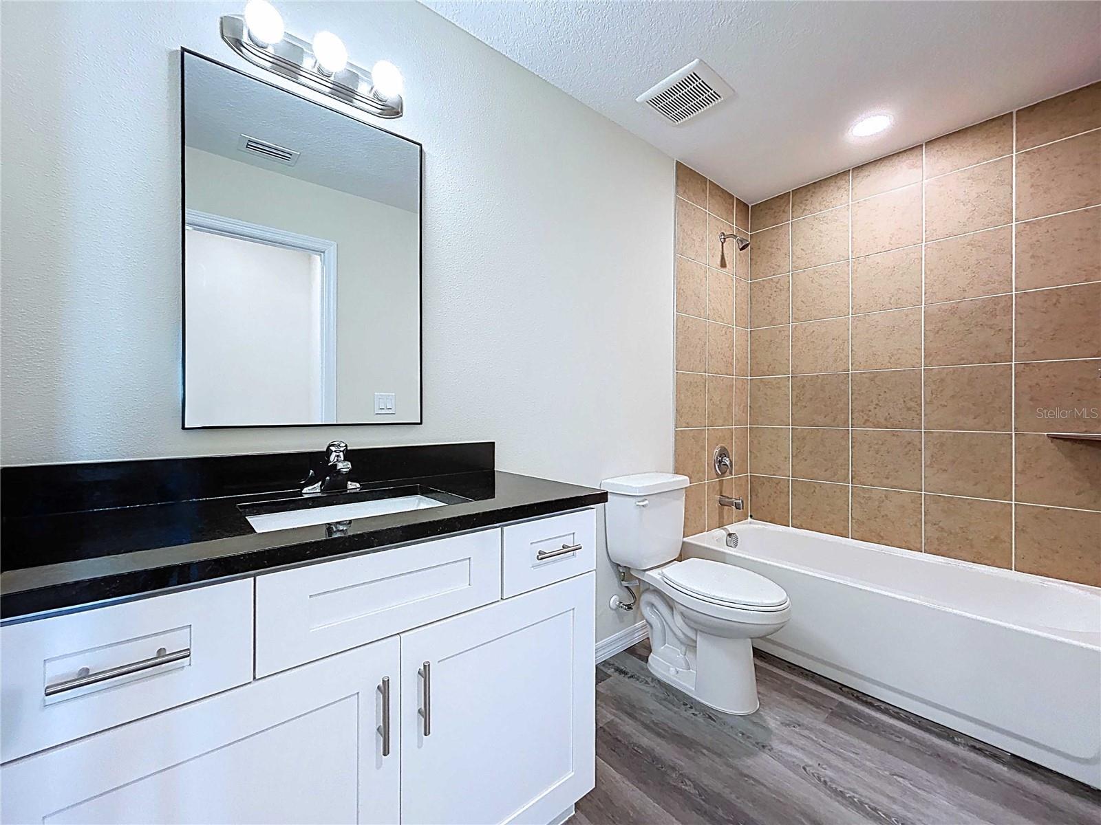 4368 Cambio Gardens Court Property Photo 23