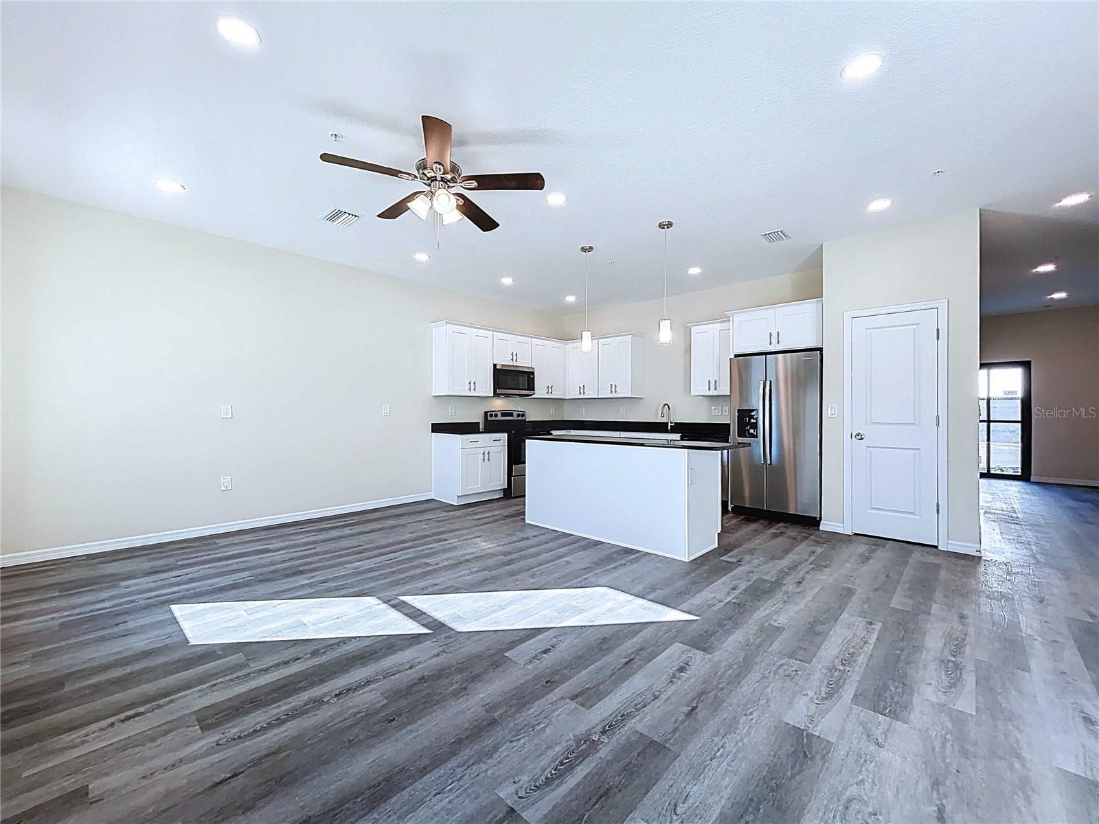 4370 Cambio Gardens Court Property Photo 12