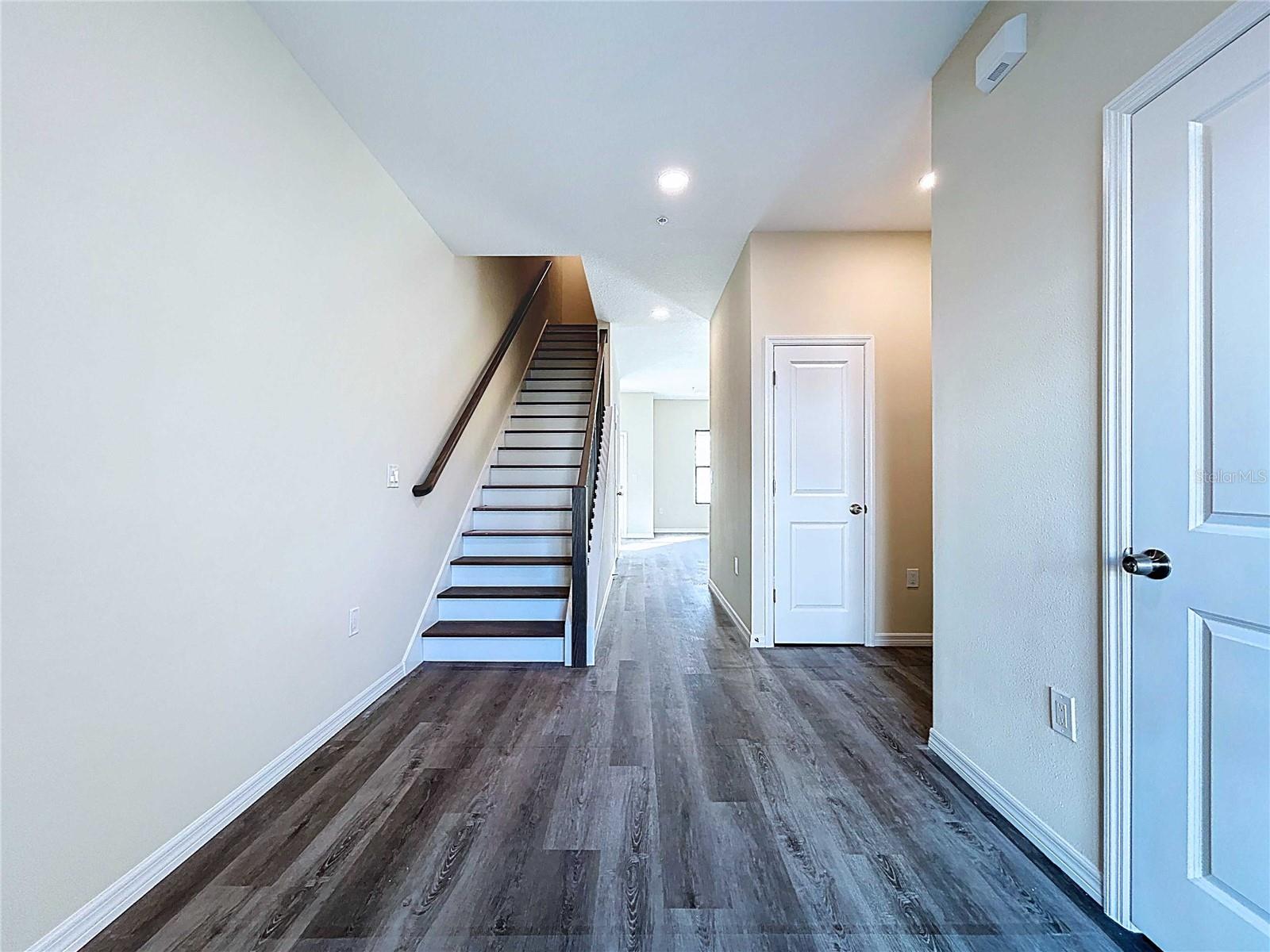 4370 Cambio Gardens Court Property Photo 18