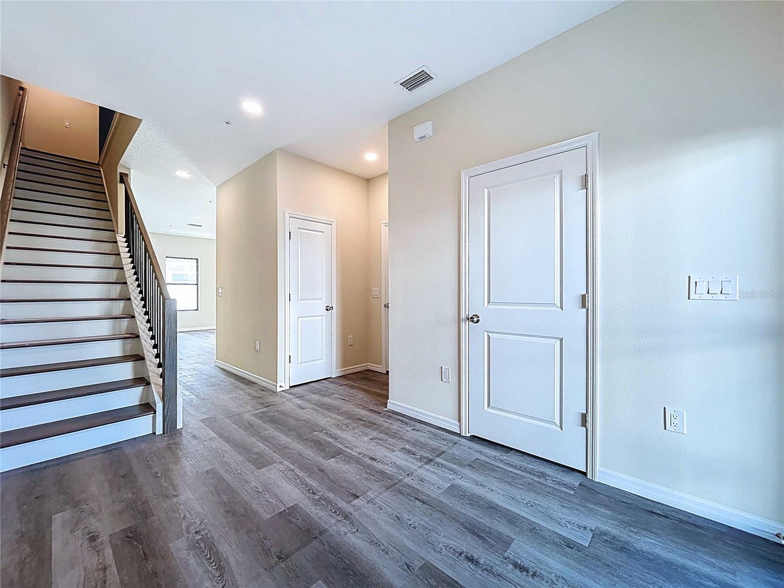 4370 Cambio Gardens Court Property Photo 19