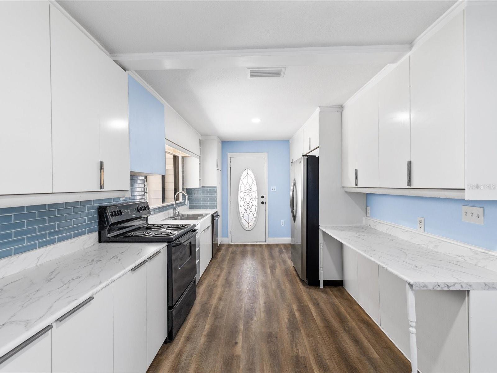 10703 Williams Rd Property Photo 6