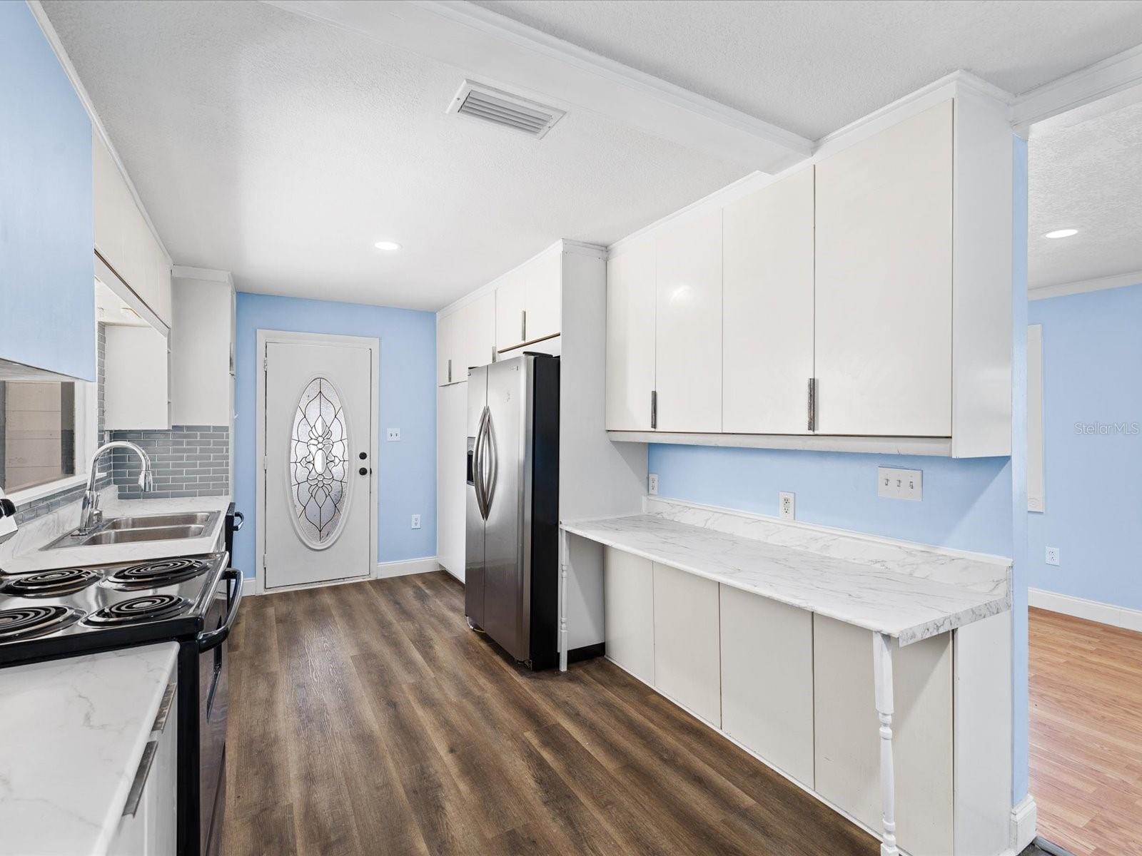 10703 Williams Rd Property Photo 8